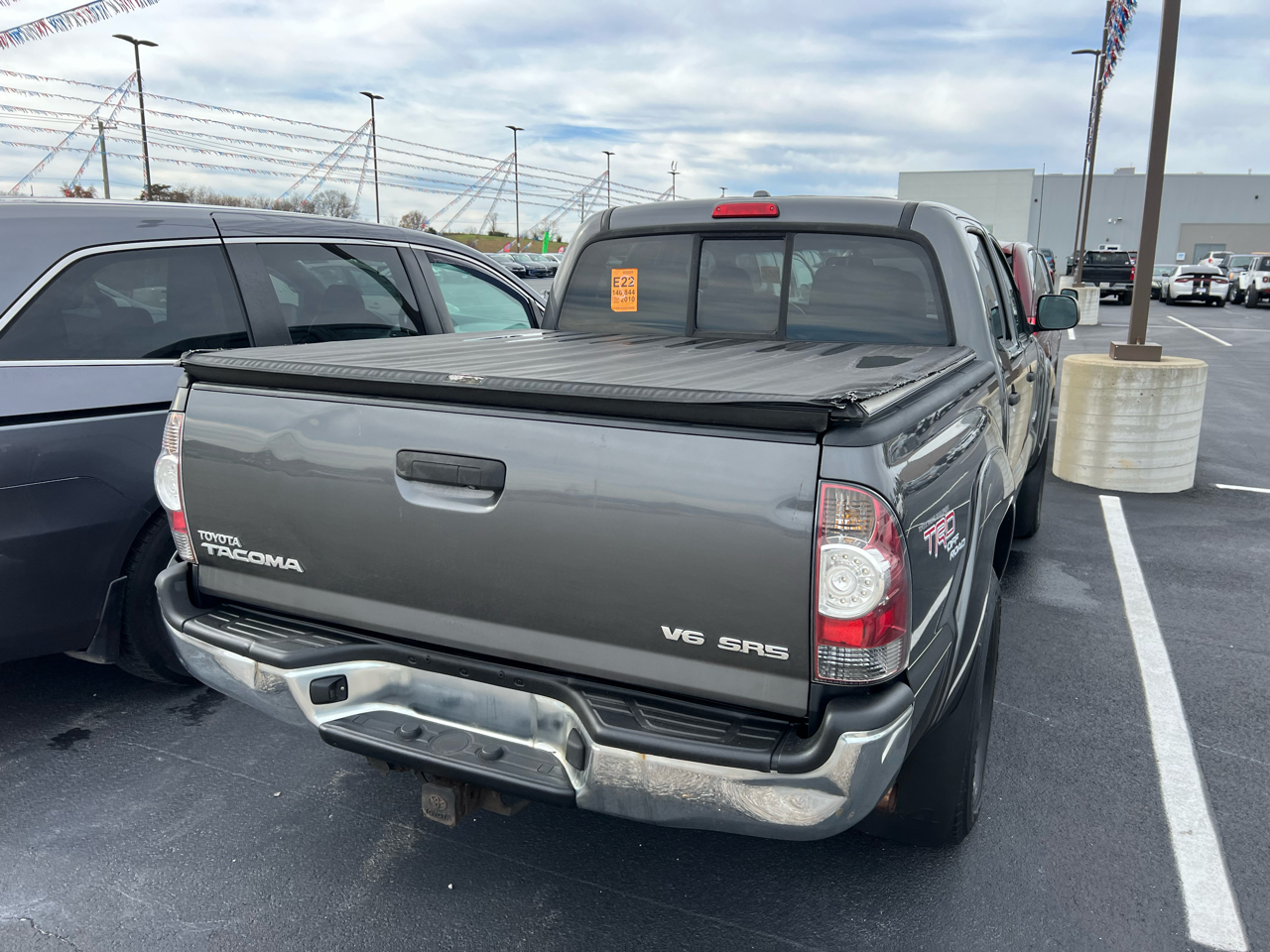 2010 Toyota Tacoma Double Cab V6 4x4 photo 2