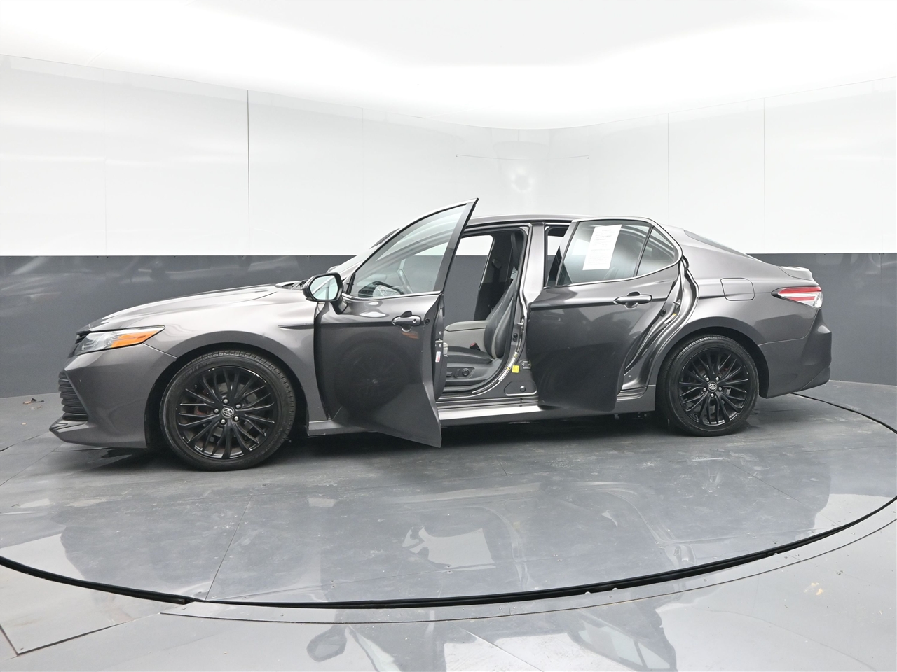 Toyota Camry XLE 2018