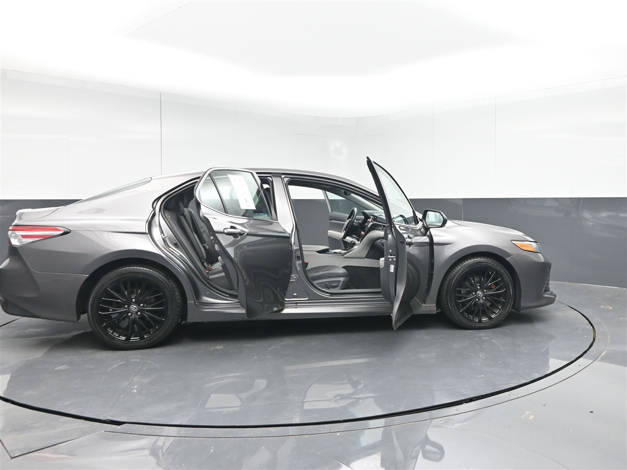 Toyota Camry XLE 2018