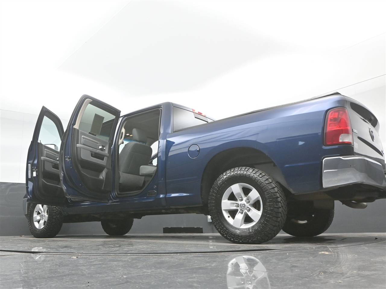 RAM 1500 Classic Tradesman Crew Cab LWB 4WD 2019