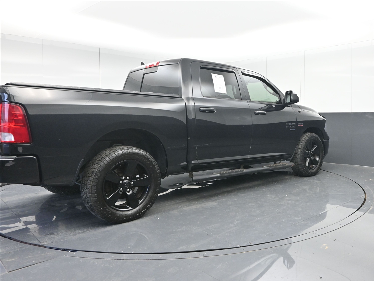 RAM 1500 Classic Tradesman Crew Cab SWB 4WD 2019