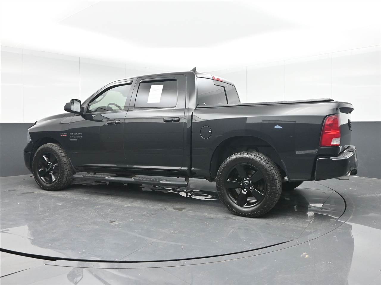 RAM 1500 Classic Tradesman Crew Cab SWB 4WD 2019