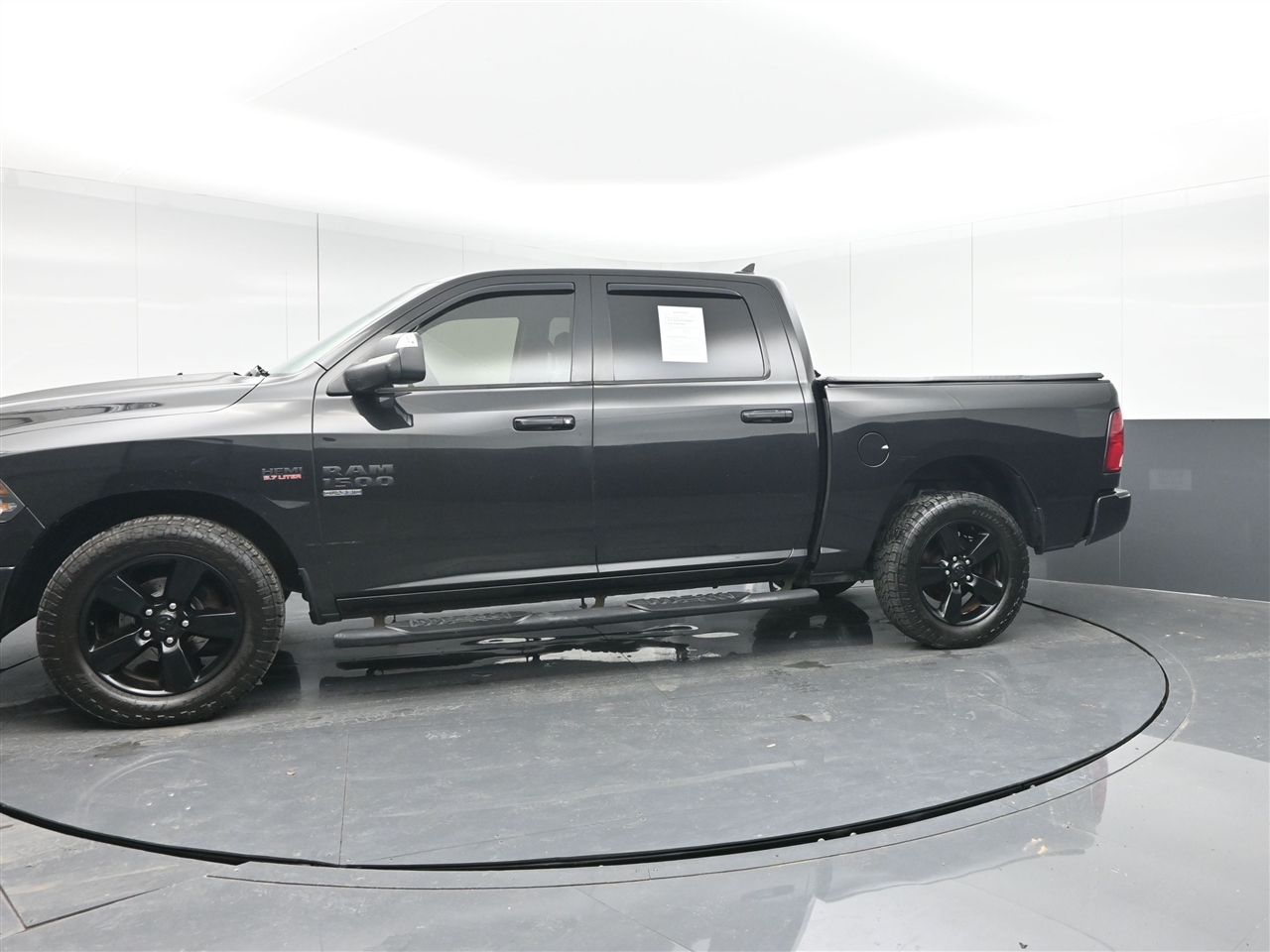 RAM 1500 Classic Tradesman Crew Cab SWB 4WD 2019