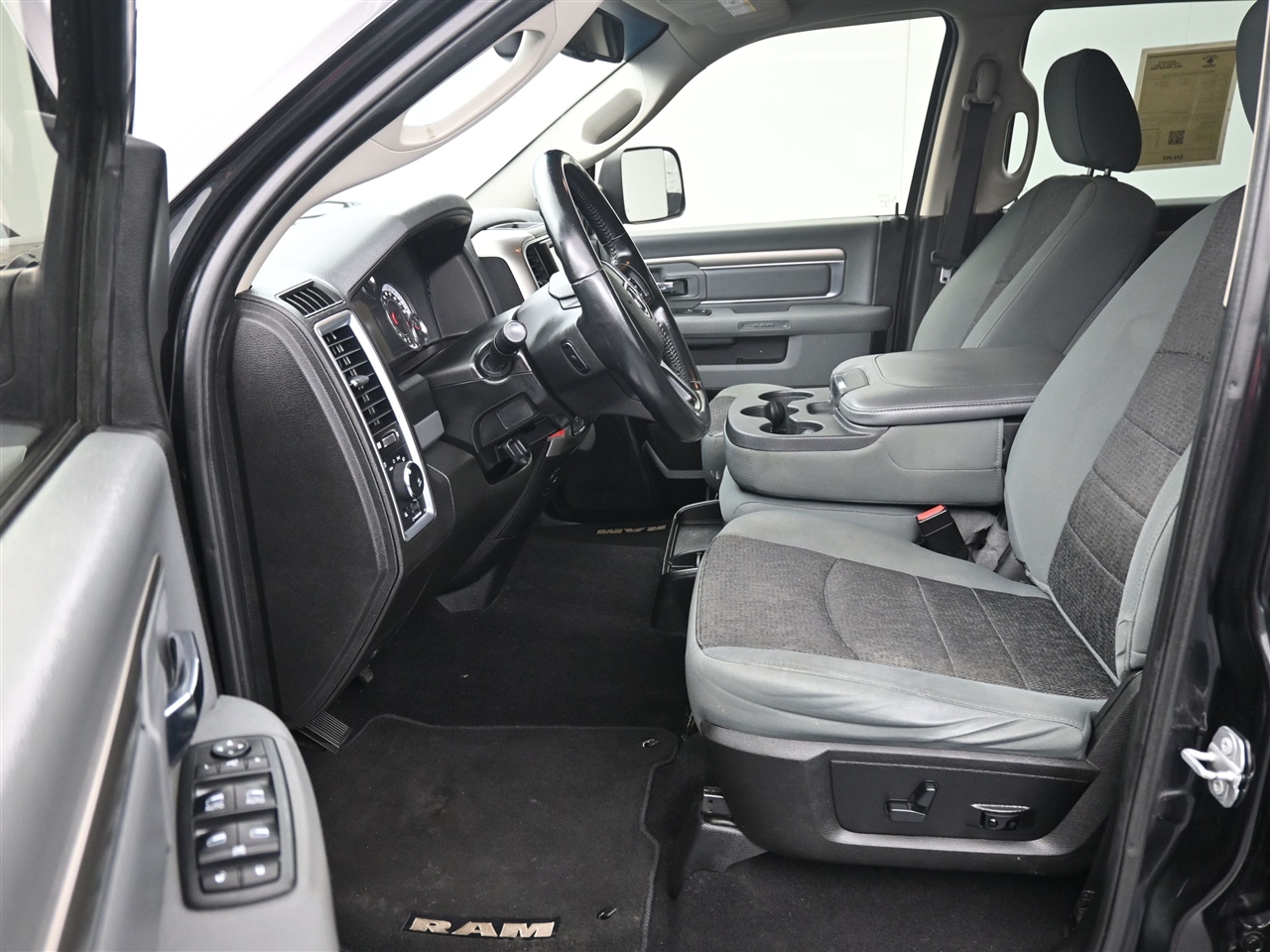 RAM 1500 Classic Tradesman Crew Cab SWB 4WD 2019