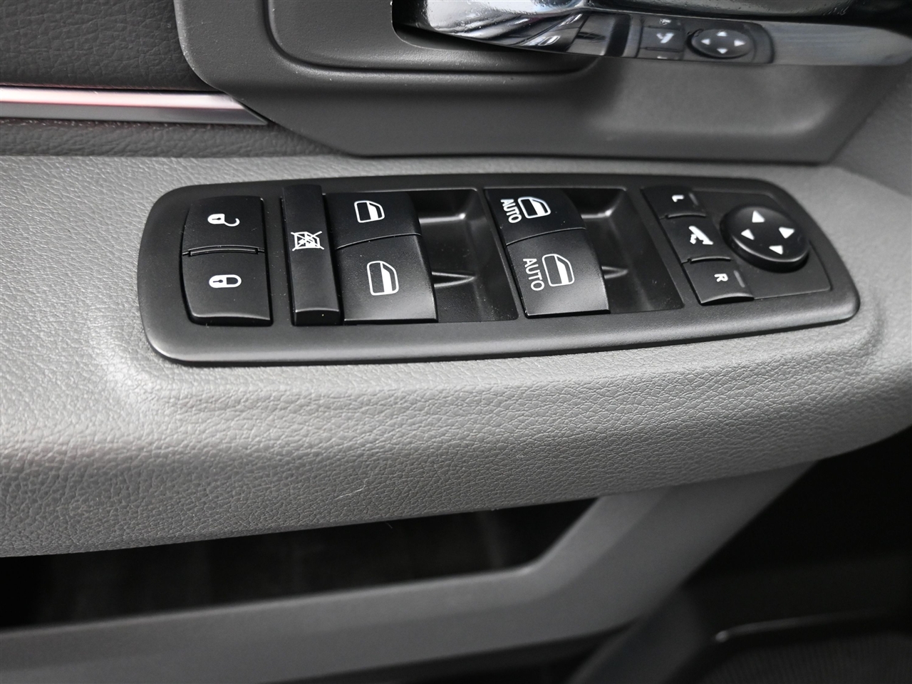 RAM 1500 Classic Tradesman Crew Cab SWB 4WD 2019