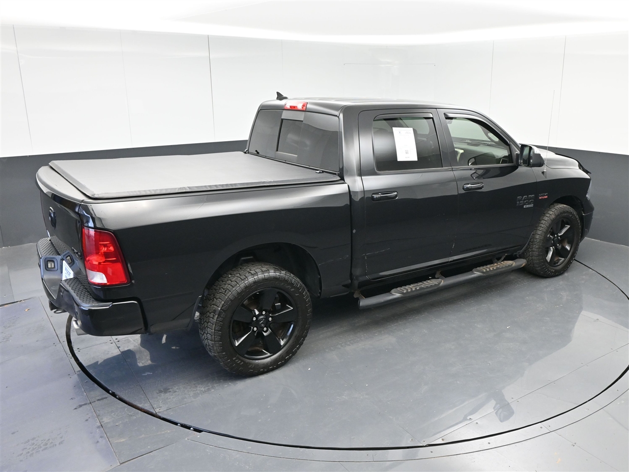 RAM 1500 Classic Tradesman Crew Cab SWB 4WD 2019