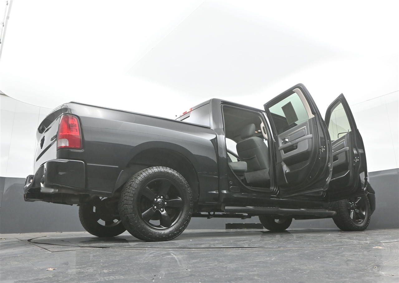 RAM 1500 Classic Tradesman Crew Cab SWB 4WD 2019