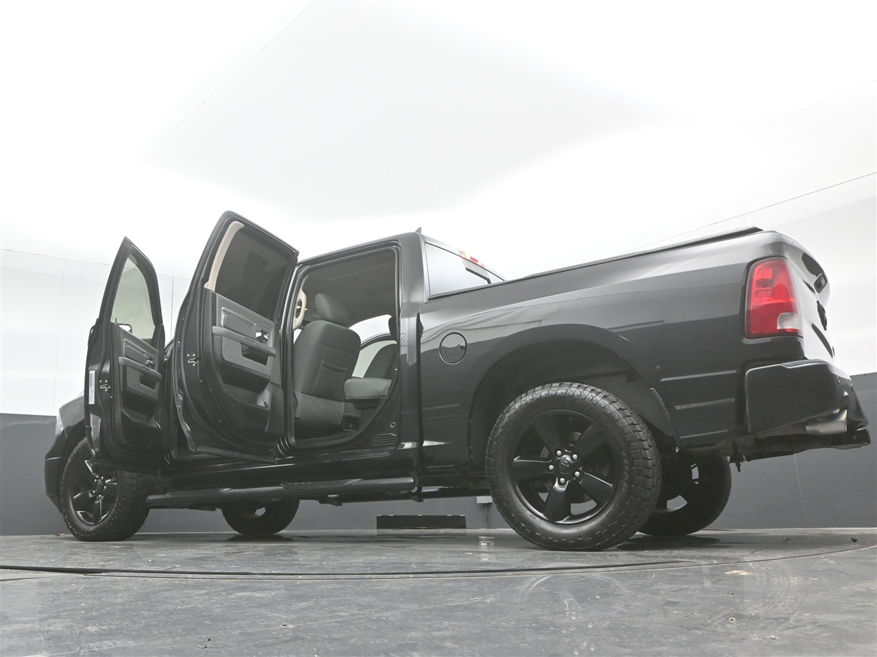 RAM 1500 Classic Tradesman Crew Cab SWB 4WD 2019