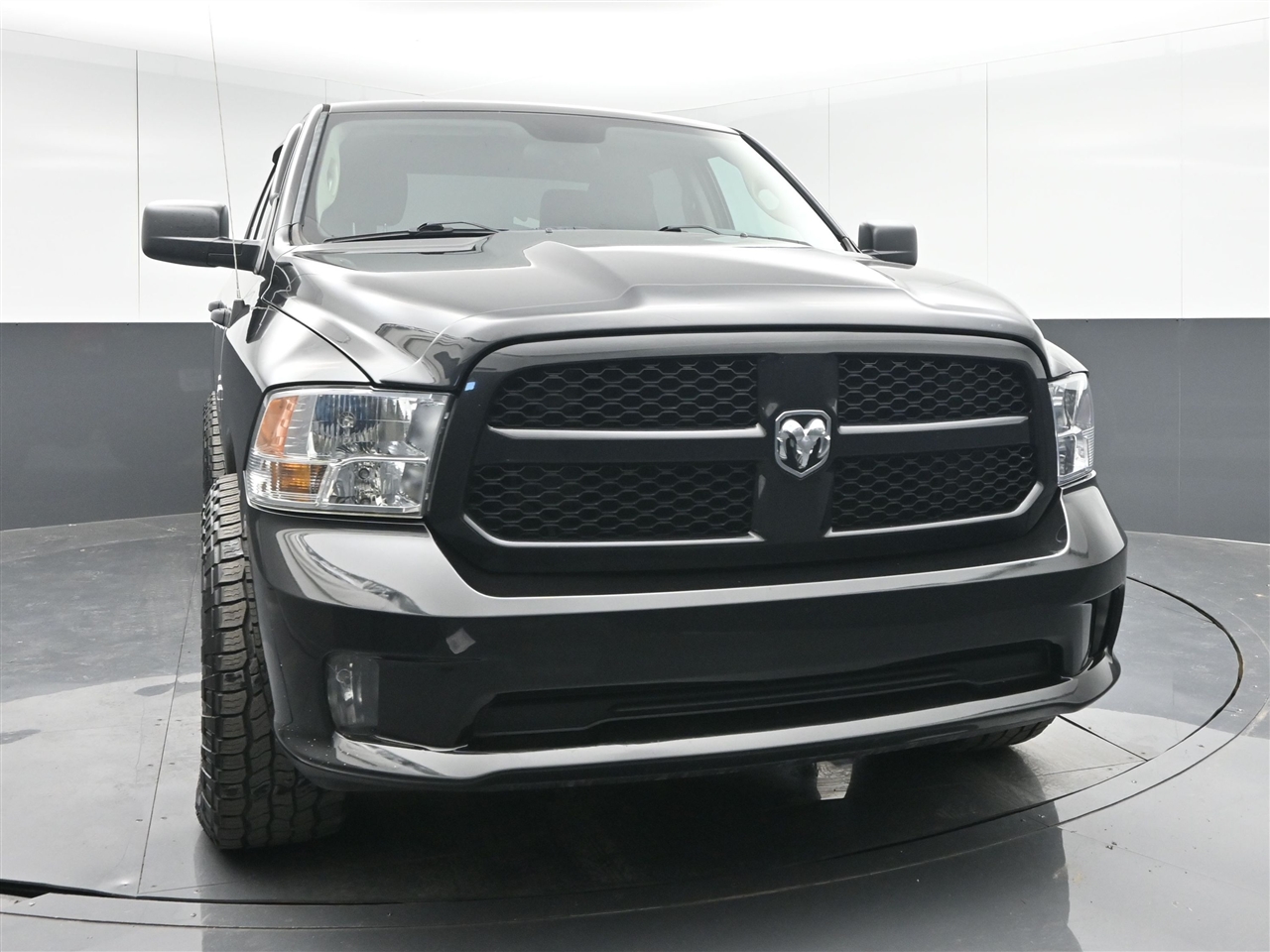RAM 1500 Tradesman Crew Cab SWB 4WD 2018