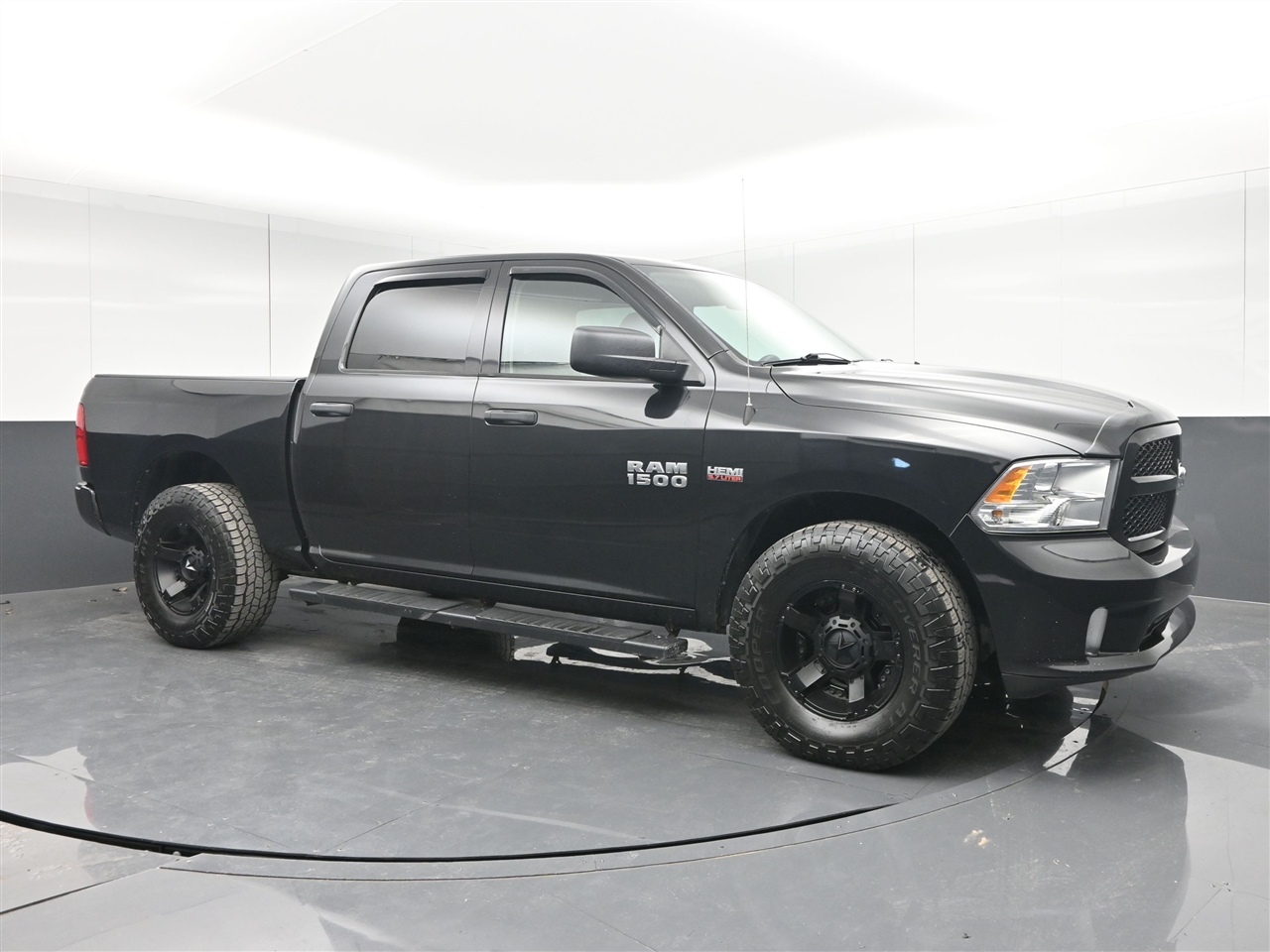 RAM 1500 Tradesman Crew Cab SWB 4WD 2018