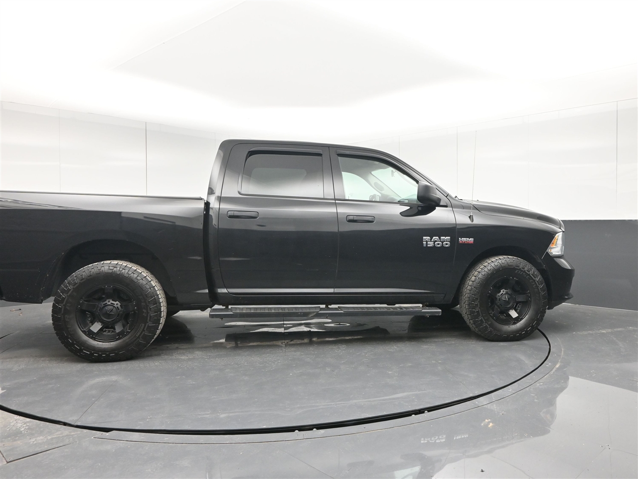 RAM 1500 Tradesman Crew Cab SWB 4WD 2018