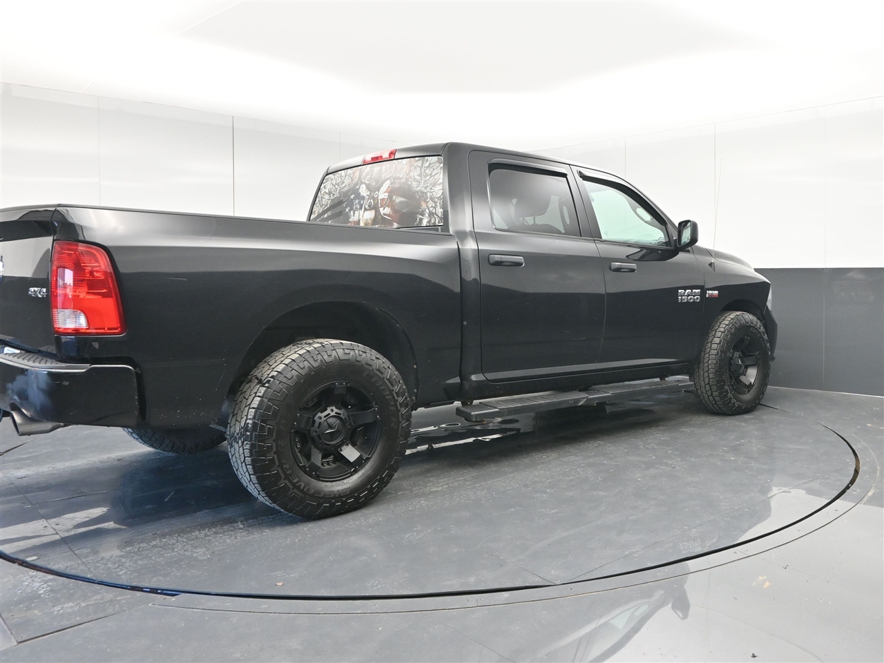 RAM 1500 Tradesman Crew Cab SWB 4WD 2018