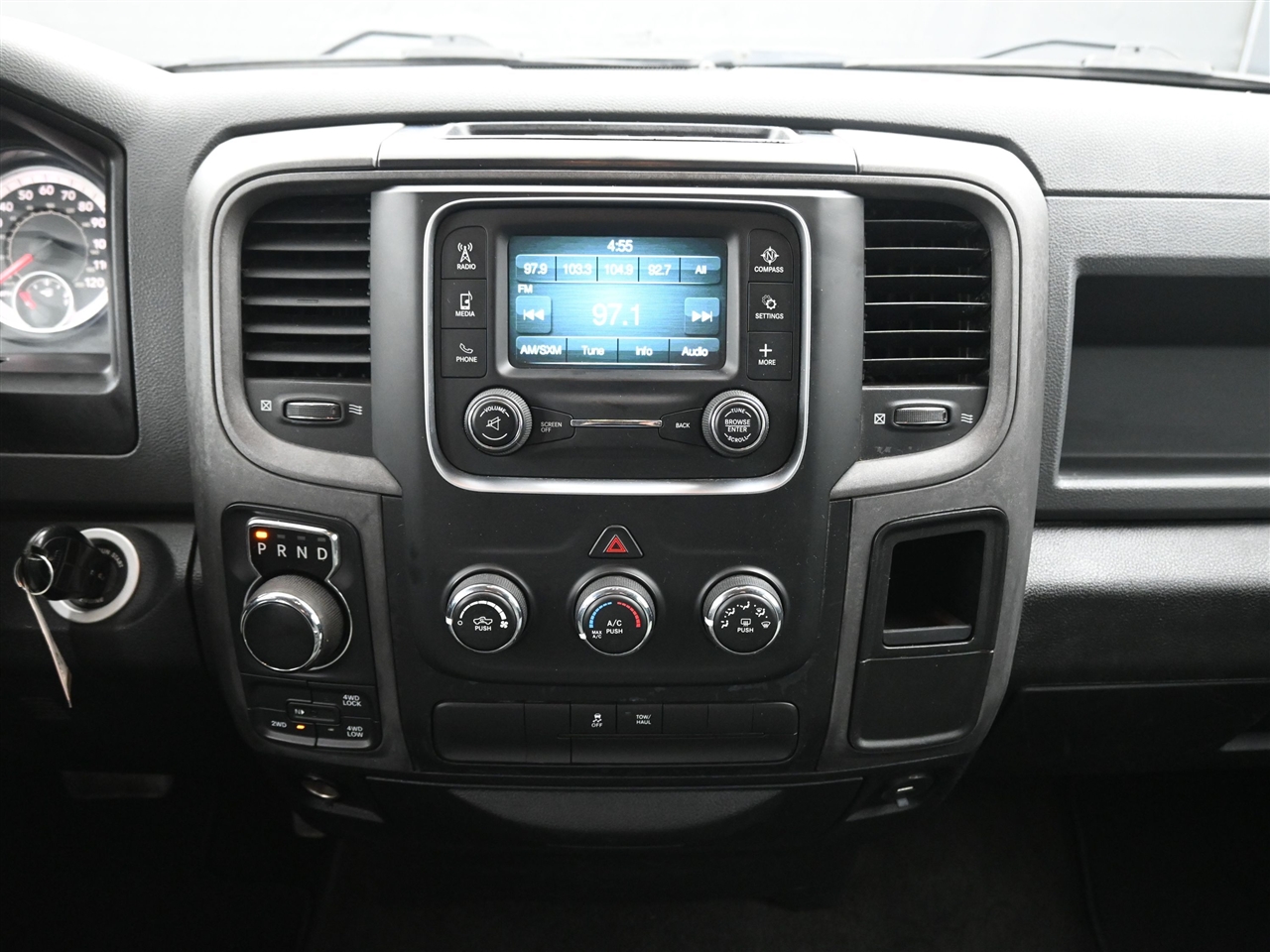 RAM 1500 Tradesman Crew Cab SWB 4WD 2018