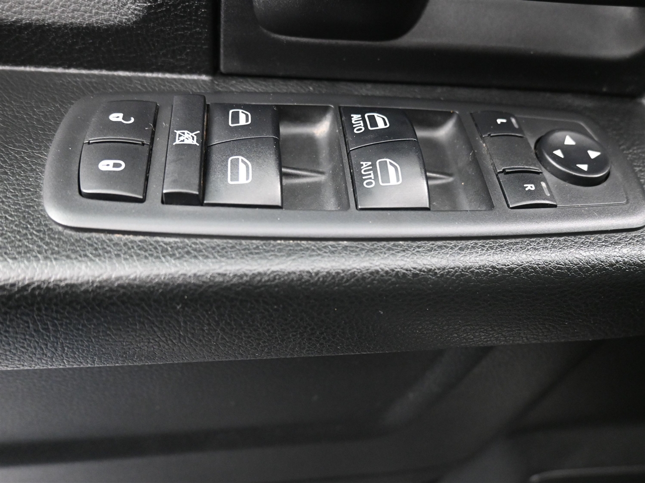 RAM 1500 Tradesman Crew Cab SWB 4WD 2018