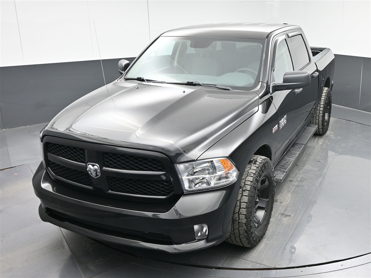 RAM 1500 Tradesman Crew Cab SWB 4WD 2018