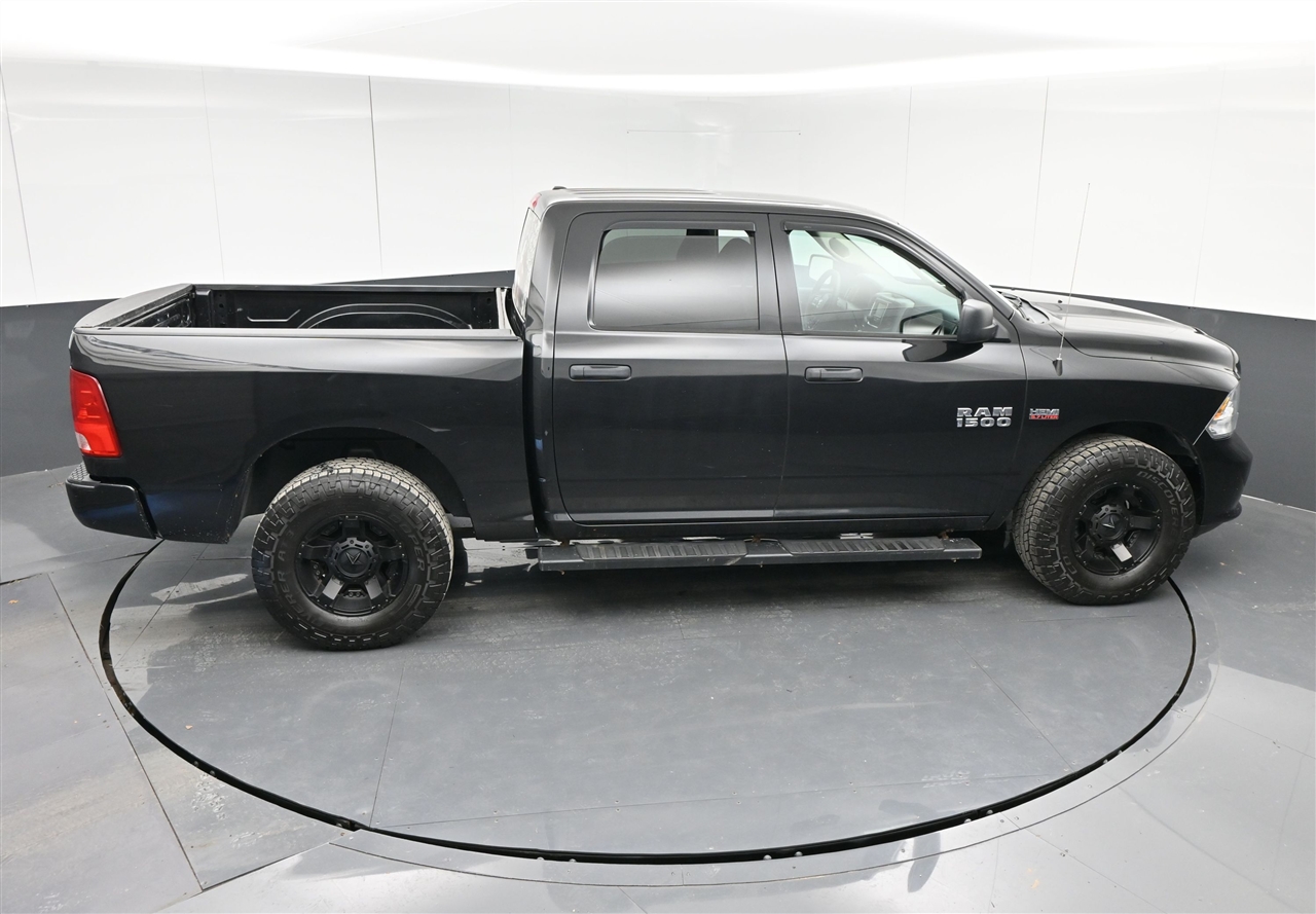 RAM 1500 Tradesman Crew Cab SWB 4WD 2018