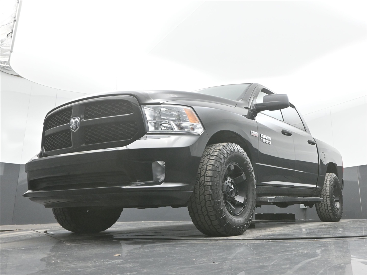RAM 1500 Tradesman Crew Cab SWB 4WD 2018