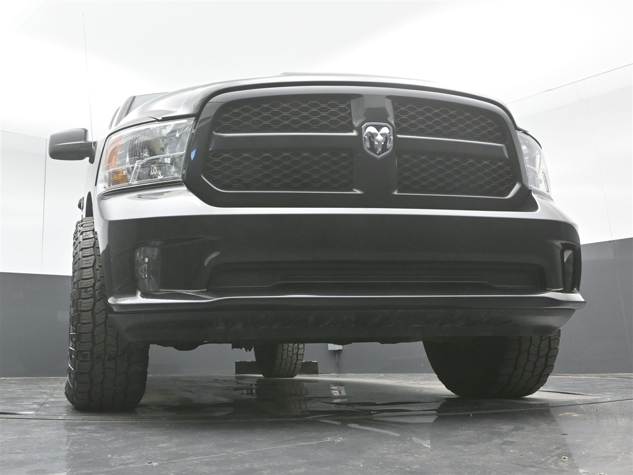 RAM 1500 Tradesman Crew Cab SWB 4WD 2018