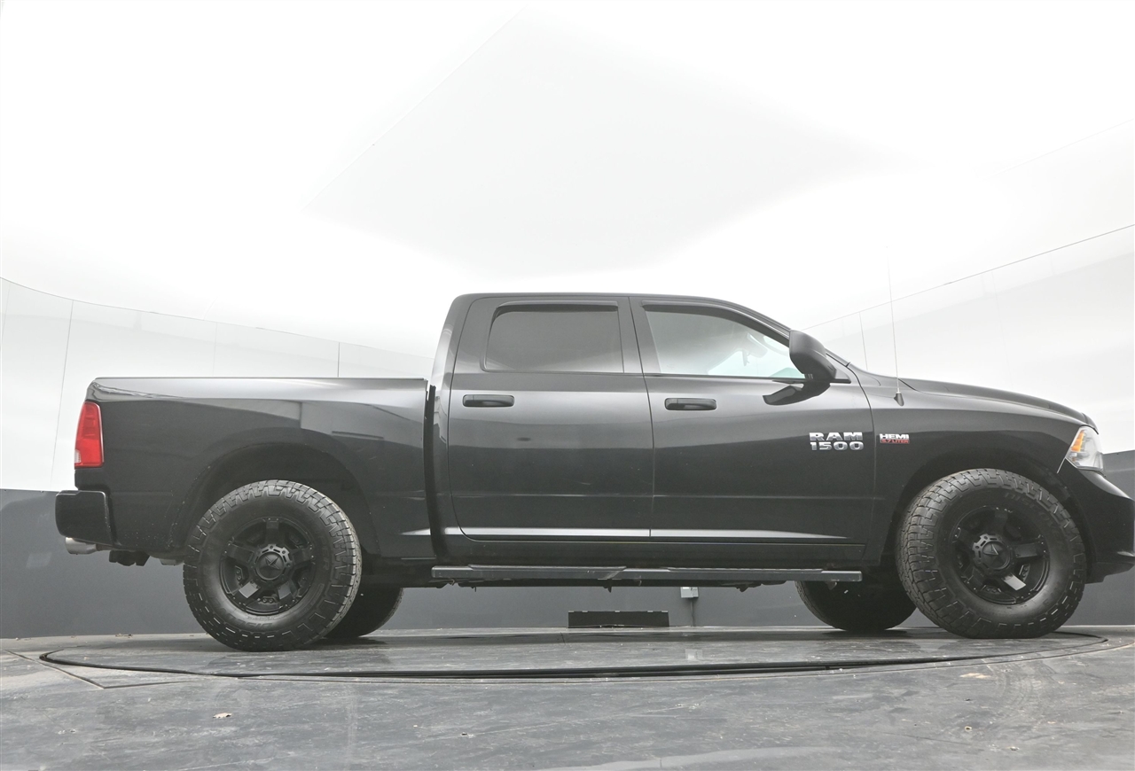 RAM 1500 Tradesman Crew Cab SWB 4WD 2018