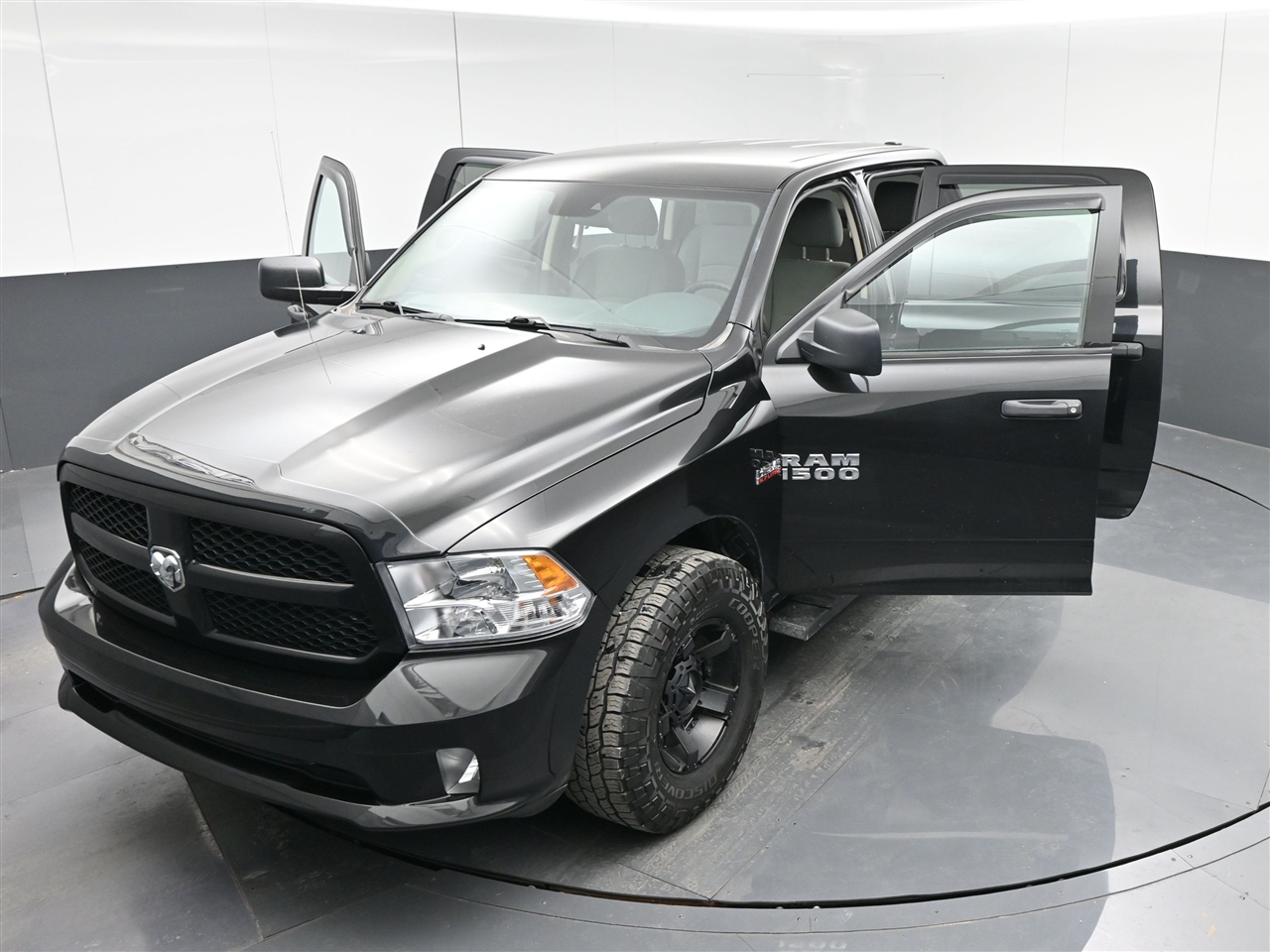 RAM 1500 Tradesman Crew Cab SWB 4WD 2018