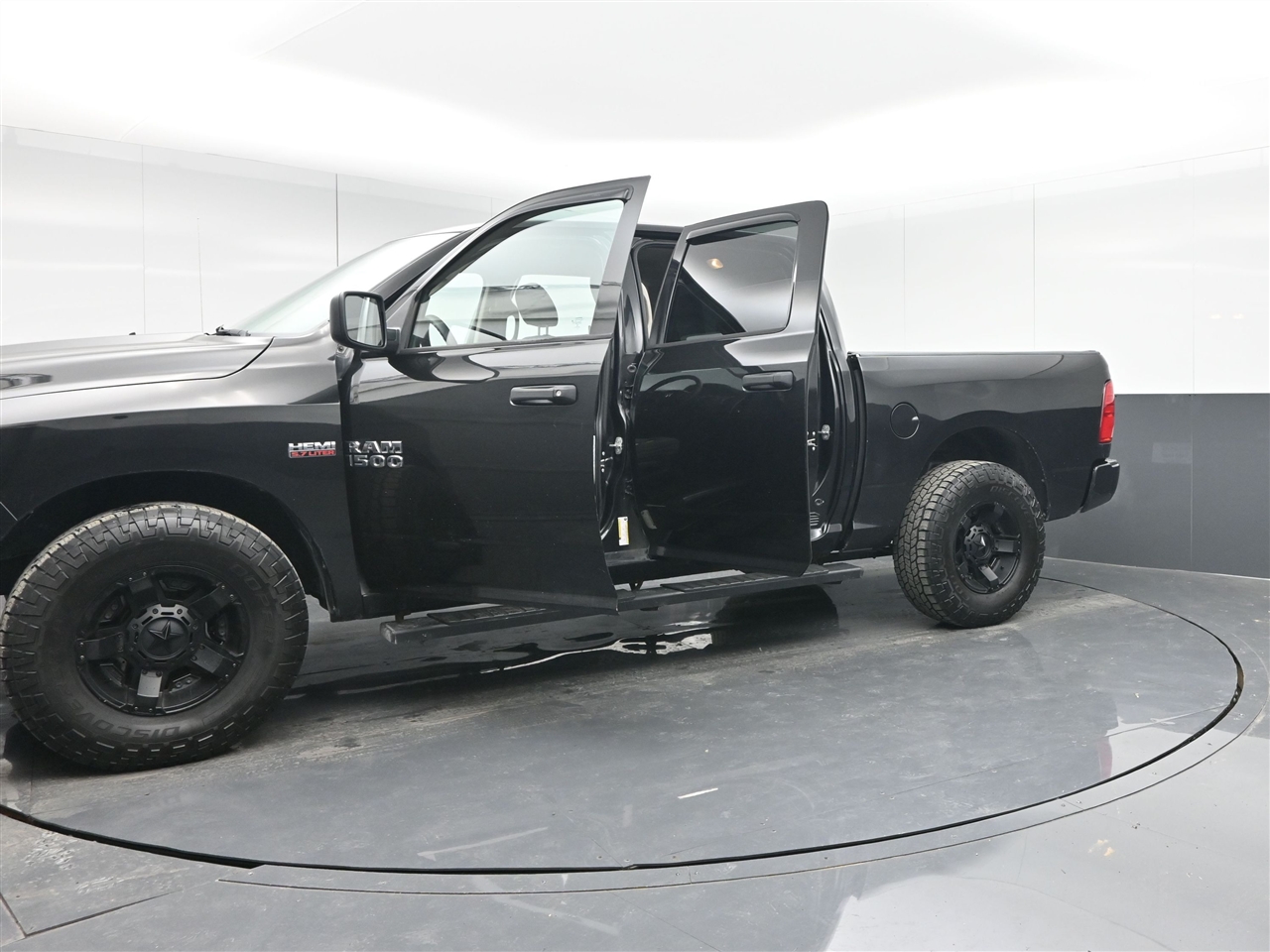 RAM 1500 Tradesman Crew Cab SWB 4WD 2018