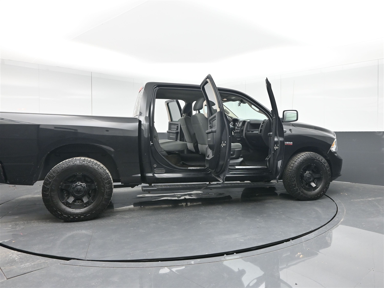 RAM 1500 Tradesman Crew Cab SWB 4WD 2018
