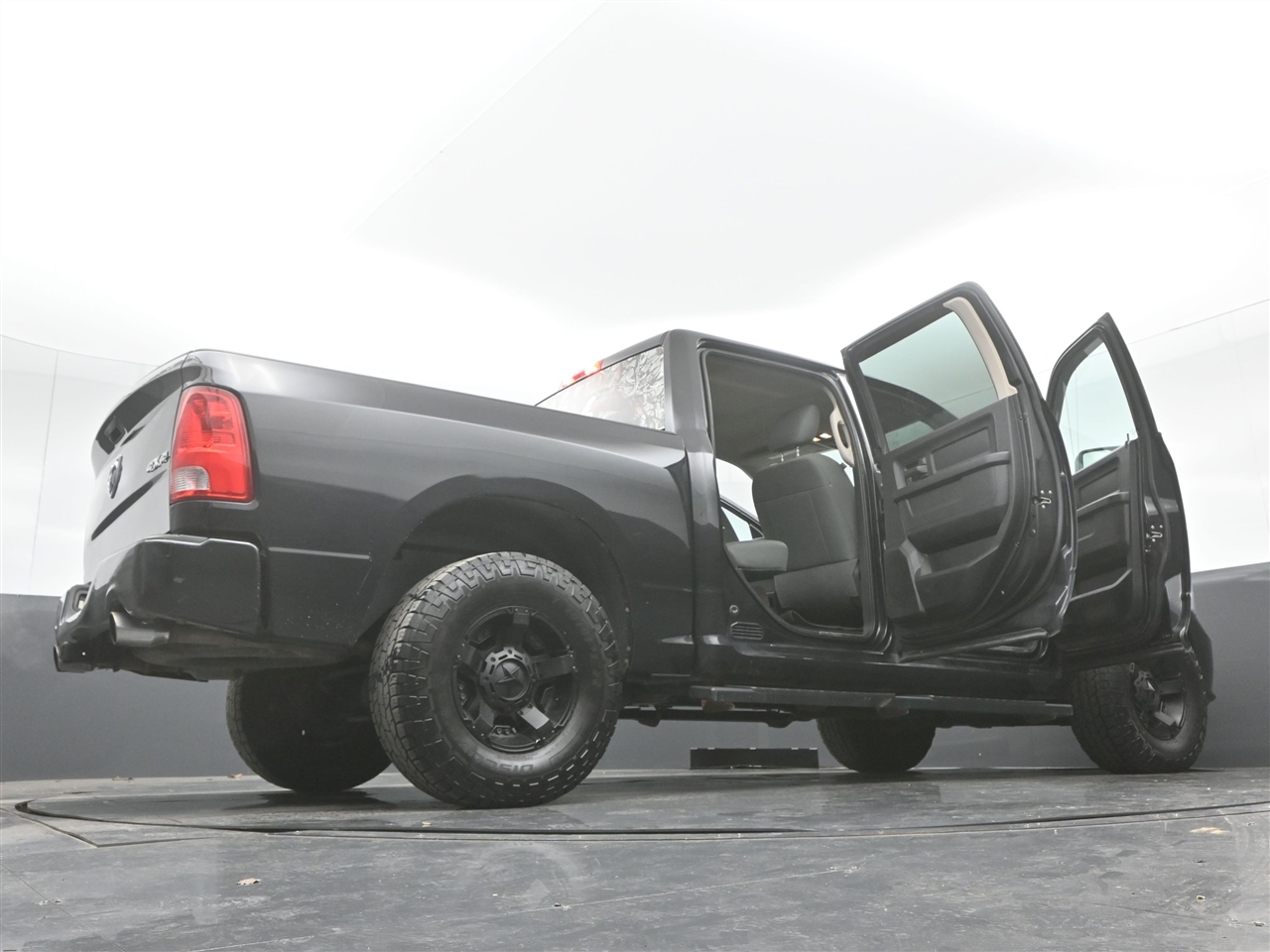 RAM 1500 Tradesman Crew Cab SWB 4WD 2018