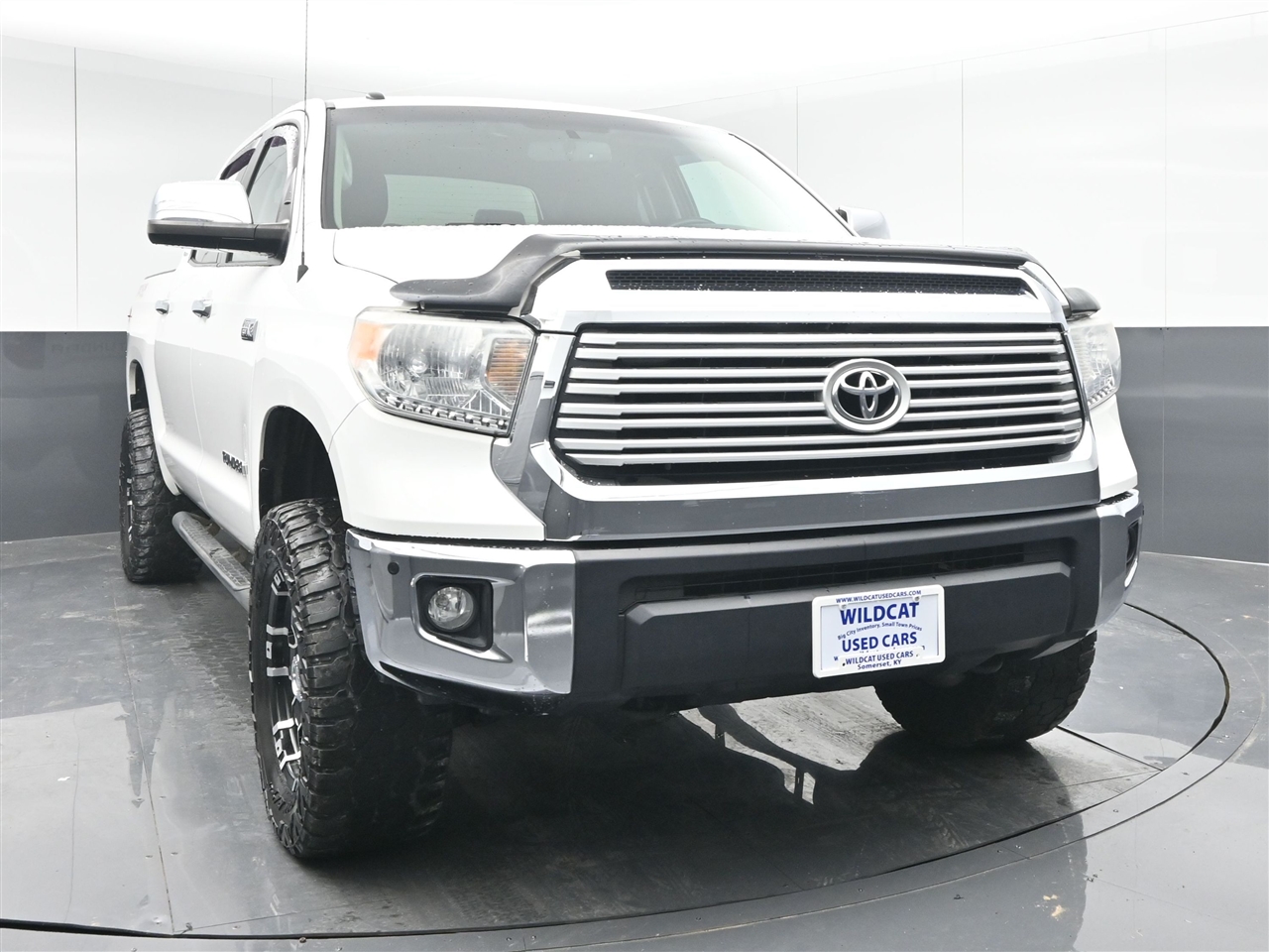 Toyota Tundra Limited 5.7L CrewMax 4WD 2017