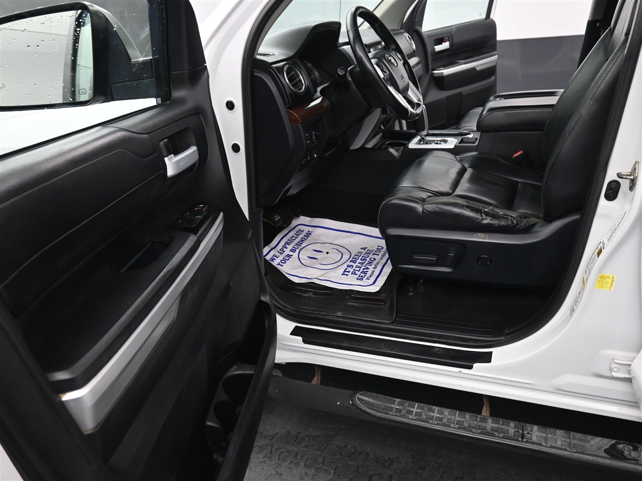 Toyota Tundra Limited 5.7L CrewMax 4WD 2017