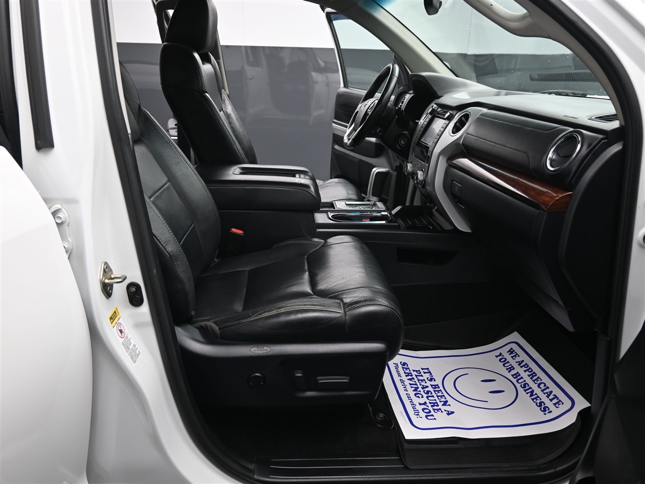 Toyota Tundra Limited 5.7L CrewMax 4WD 2017