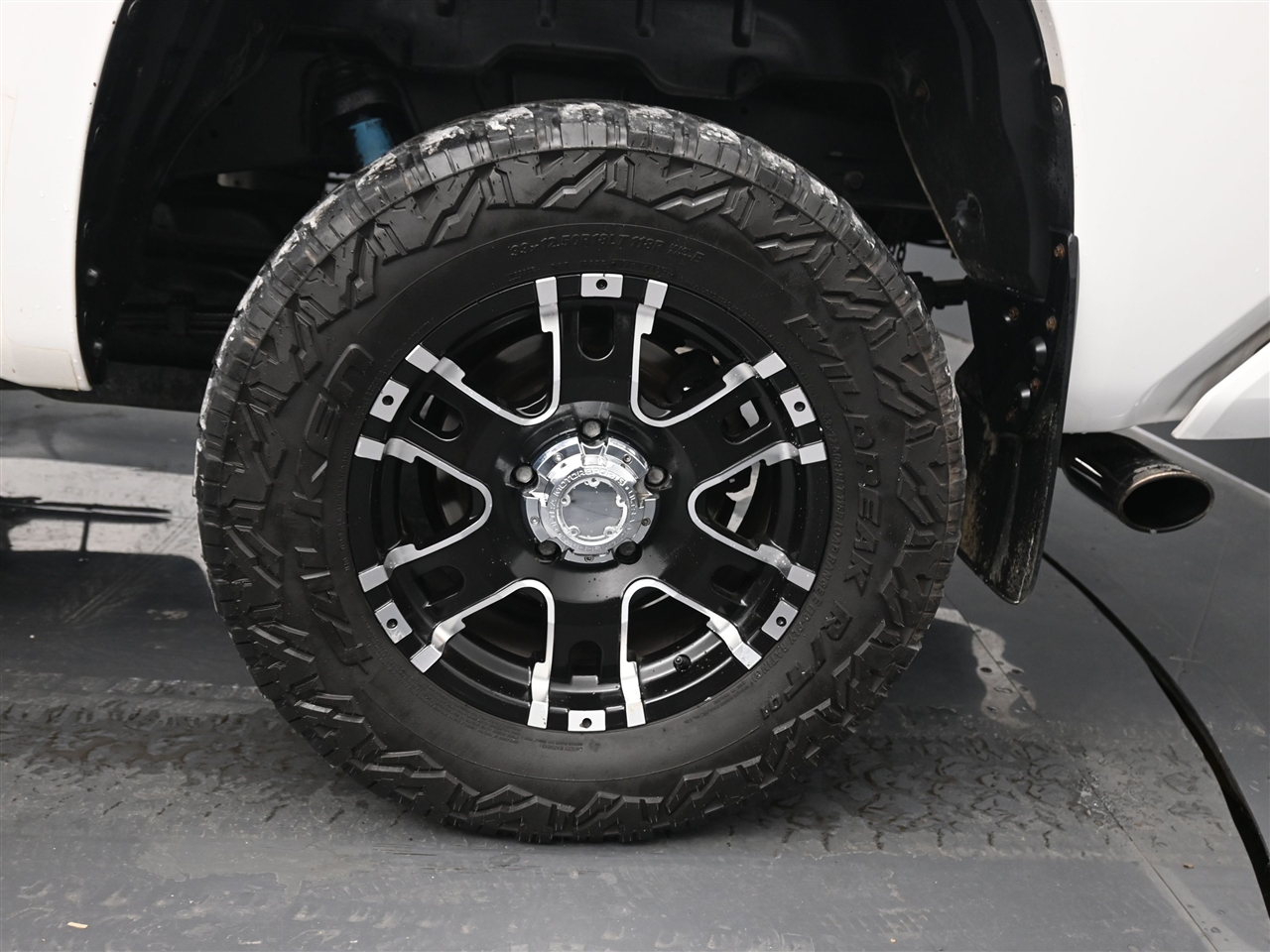 Toyota Tundra Limited 5.7L CrewMax 4WD 2017