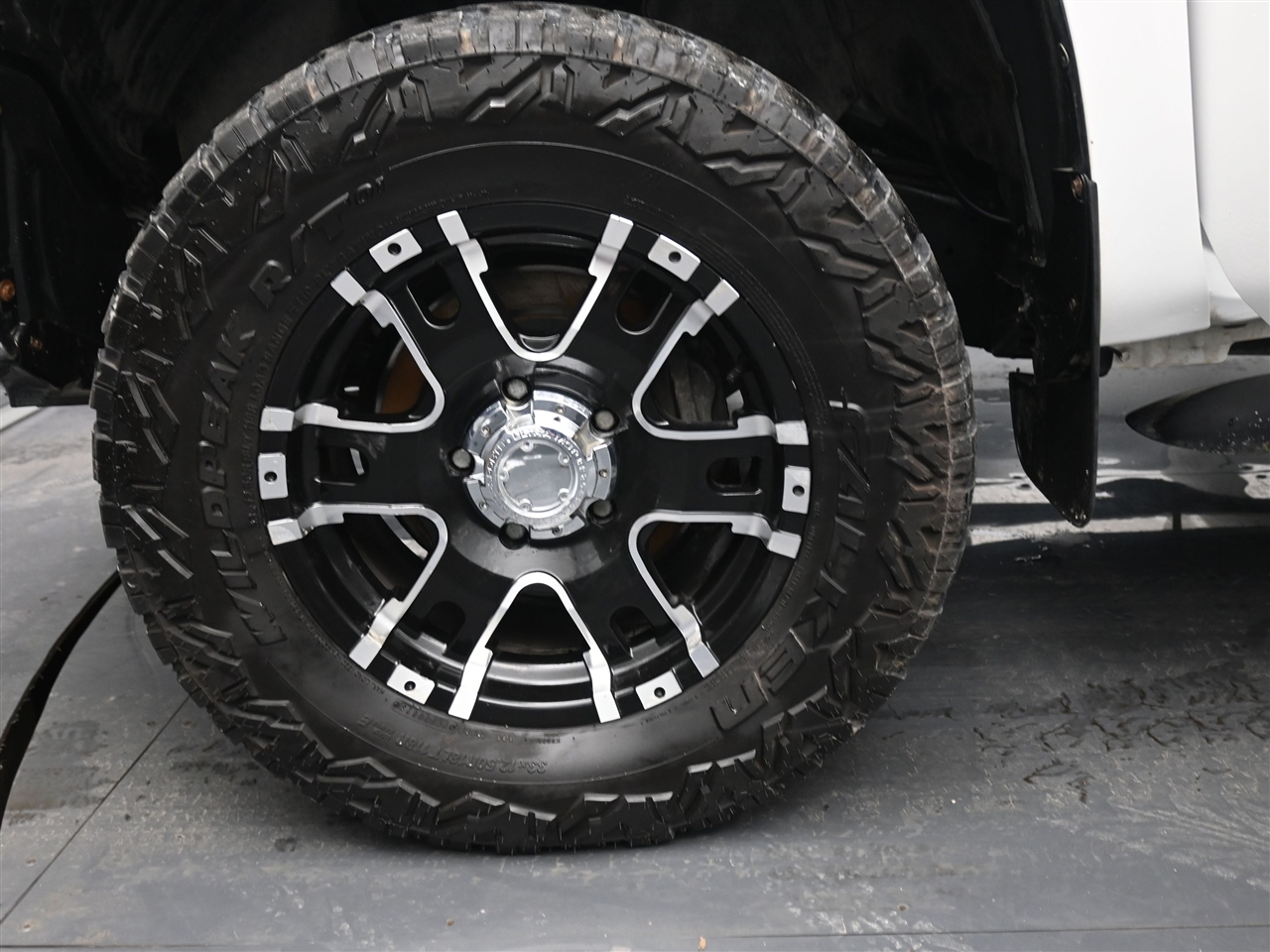 Toyota Tundra Limited 5.7L CrewMax 4WD 2017