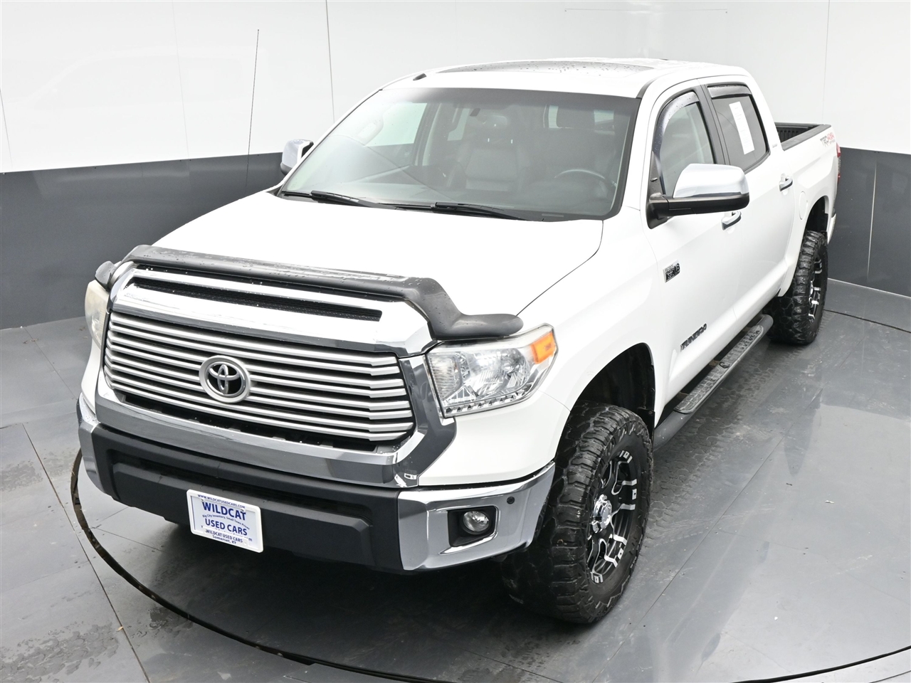 Toyota Tundra Limited 5.7L CrewMax 4WD 2017