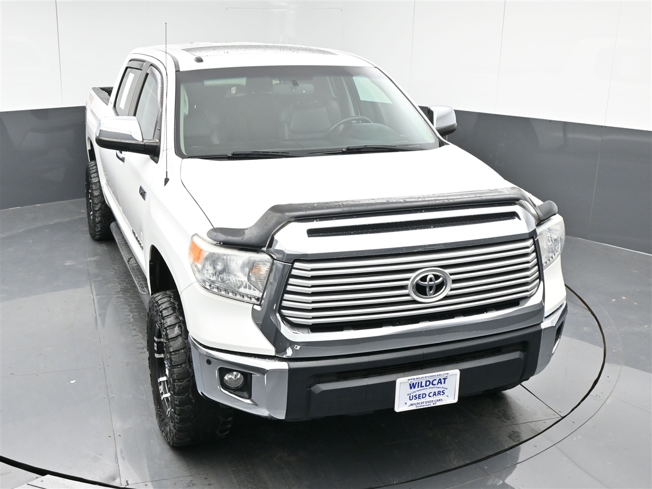 Toyota Tundra Limited 5.7L CrewMax 4WD 2017