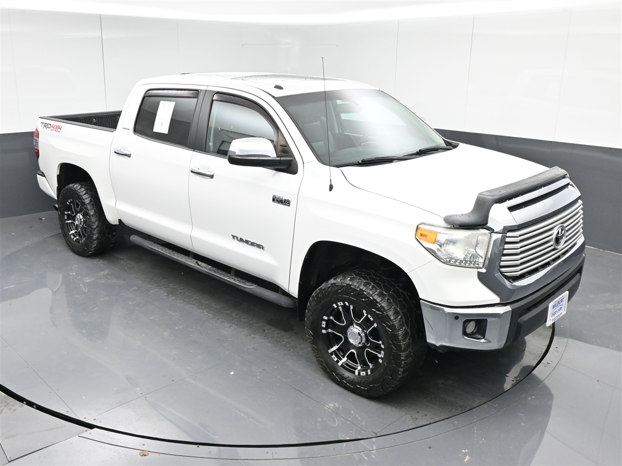 Toyota Tundra Limited 5.7L CrewMax 4WD 2017