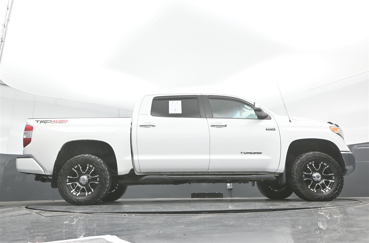 Toyota Tundra Limited 5.7L CrewMax 4WD 2017