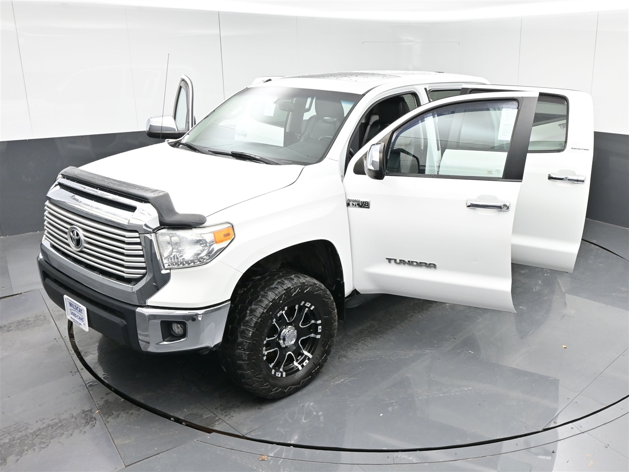 Toyota Tundra Limited 5.7L CrewMax 4WD 2017