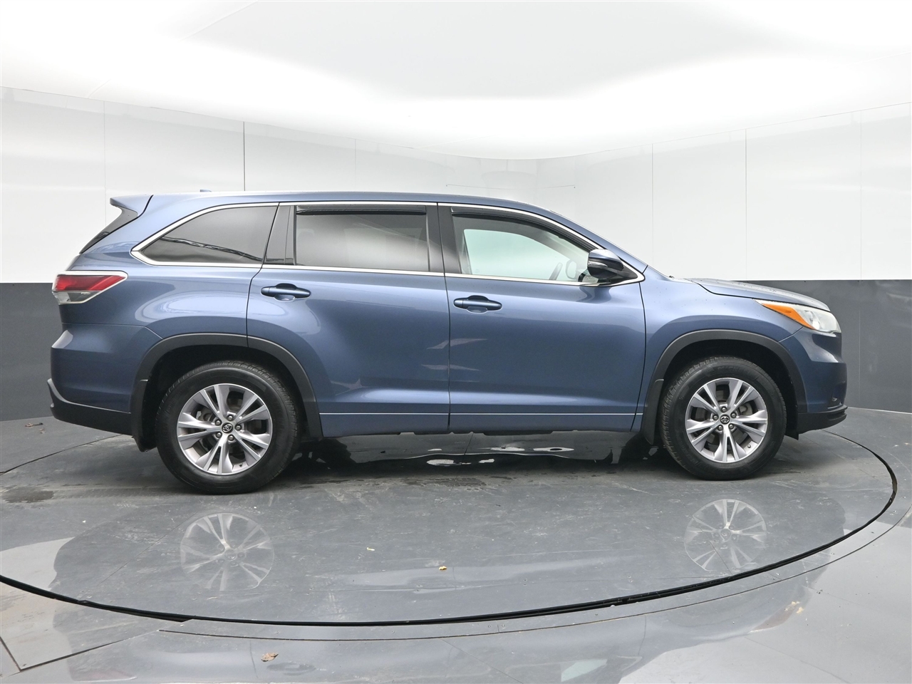 Toyota Highlander LE Plus AWD V6 2016