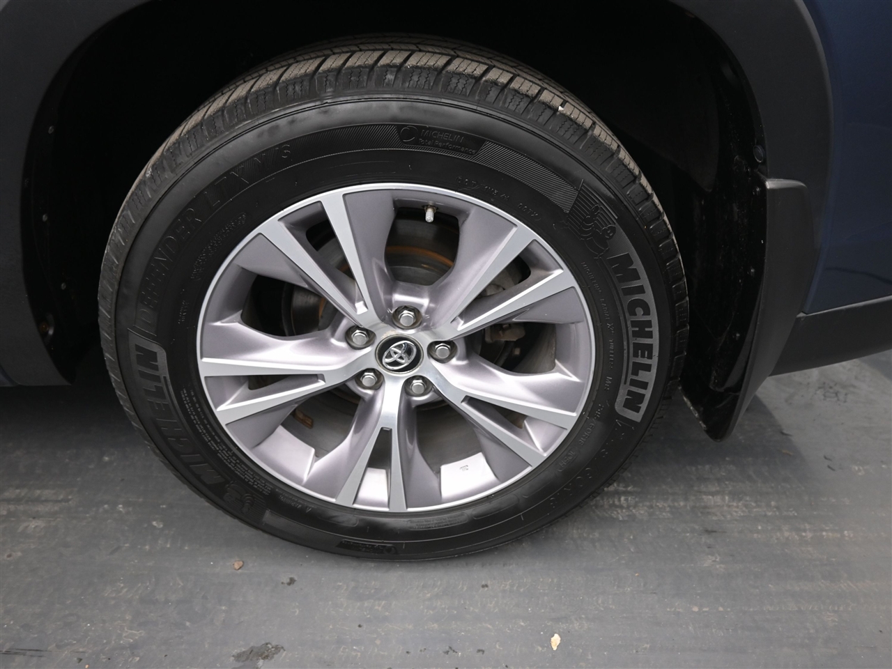 Toyota Highlander LE Plus AWD V6 2016