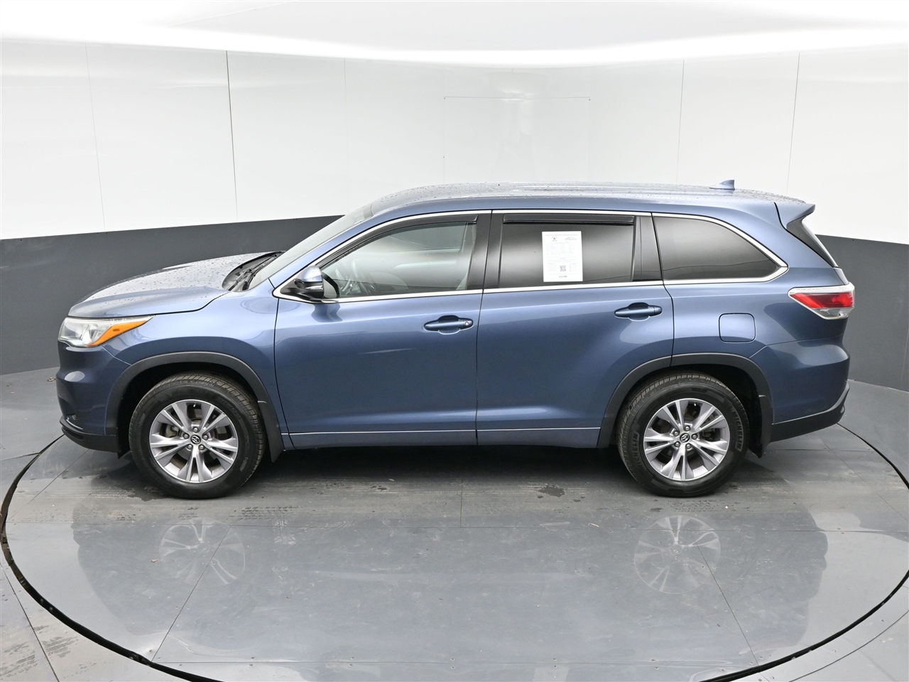 Toyota Highlander LE Plus AWD V6 2016