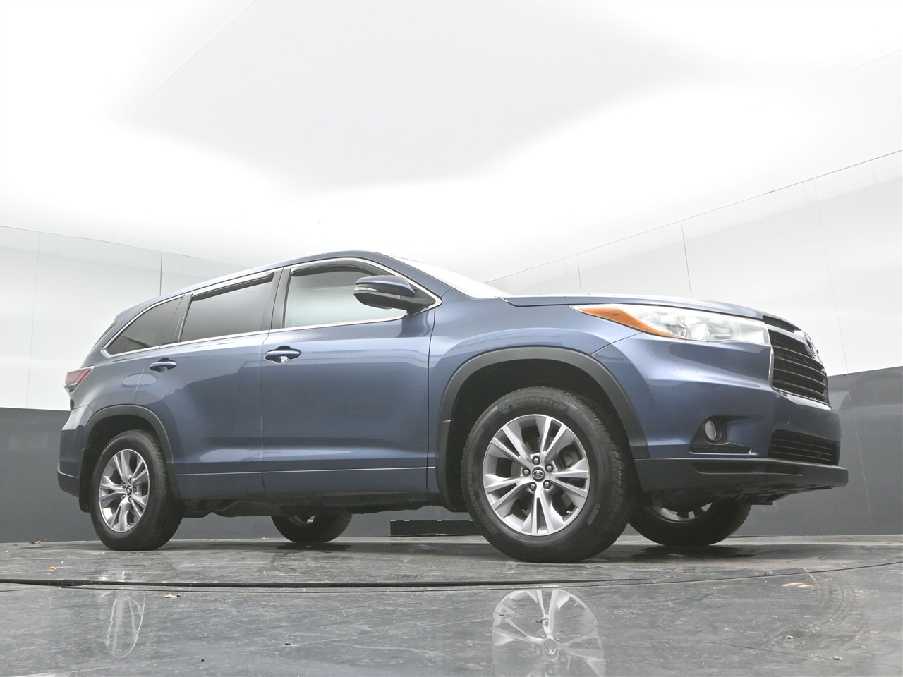 Toyota Highlander LE Plus AWD V6 2016