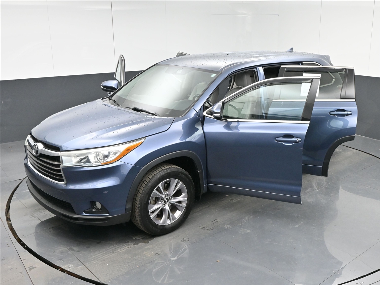 Toyota Highlander LE Plus AWD V6 2016