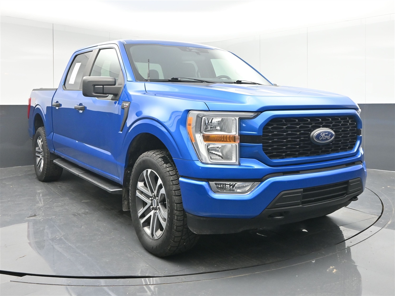 2021 Ford F-150 XL's photo