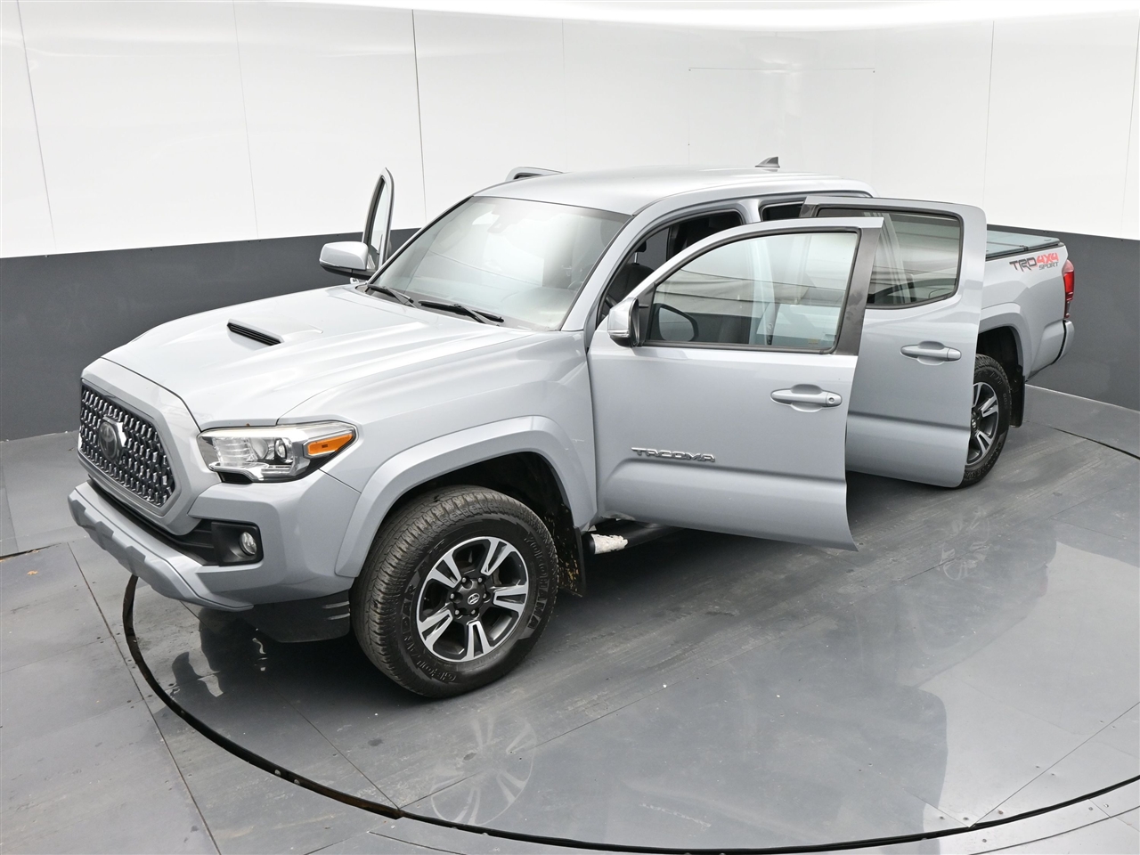 Toyota Tacoma SR5 Double Cab Long Bed V6 6AT 4WD 2018