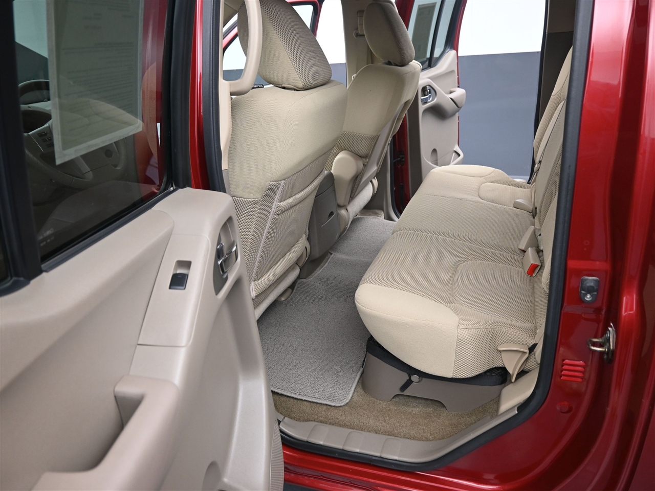 Nissan Frontier SV Crew Cab 6MT 4WD 2014