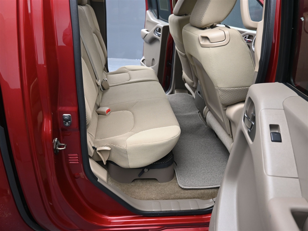 Nissan Frontier SV Crew Cab 6MT 4WD 2014