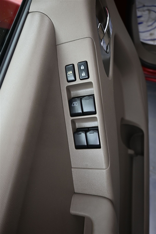 Nissan Frontier SV Crew Cab 6MT 4WD 2014