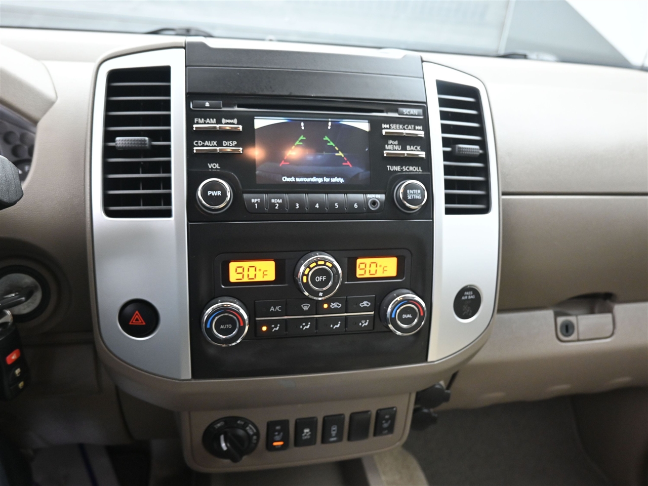 Nissan Frontier SV Crew Cab 6MT 4WD 2014