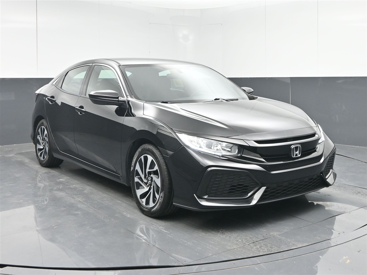 2018 Honda Civic Hatchback LX's photo