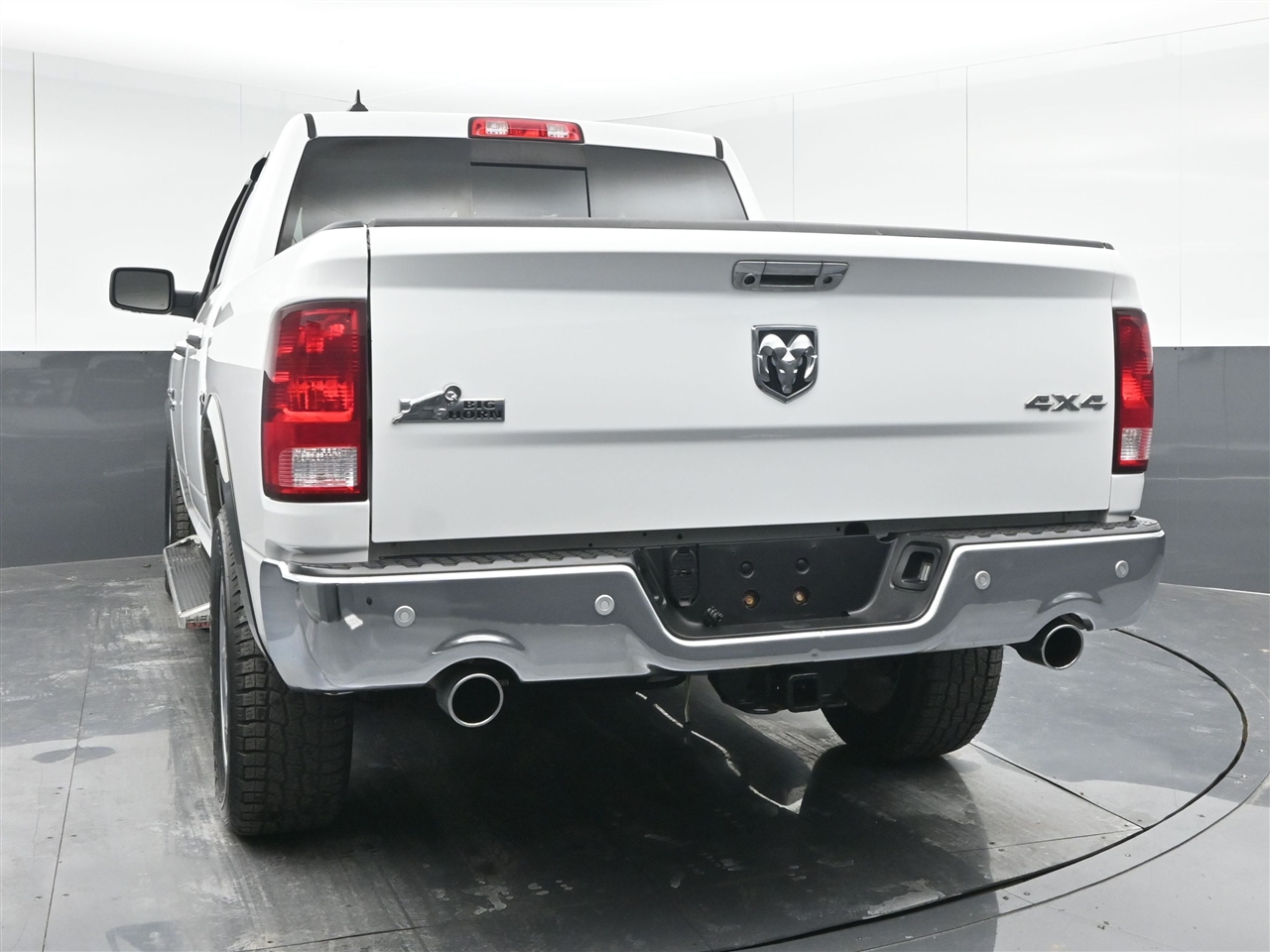 RAM 1500 SLT Crew Cab SWB 4WD 2017